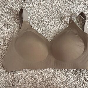 Elegant Seamless Bra - Tan